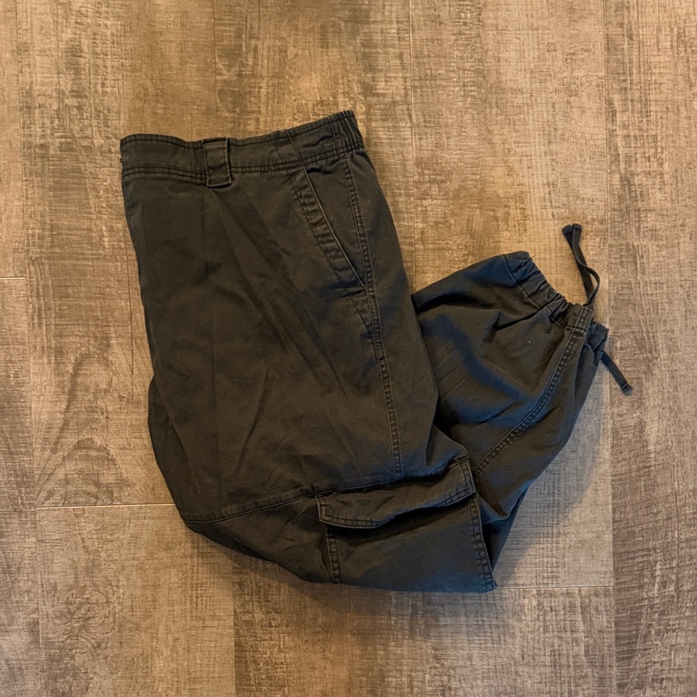 Black Old Navy Cargo Pants size XXL